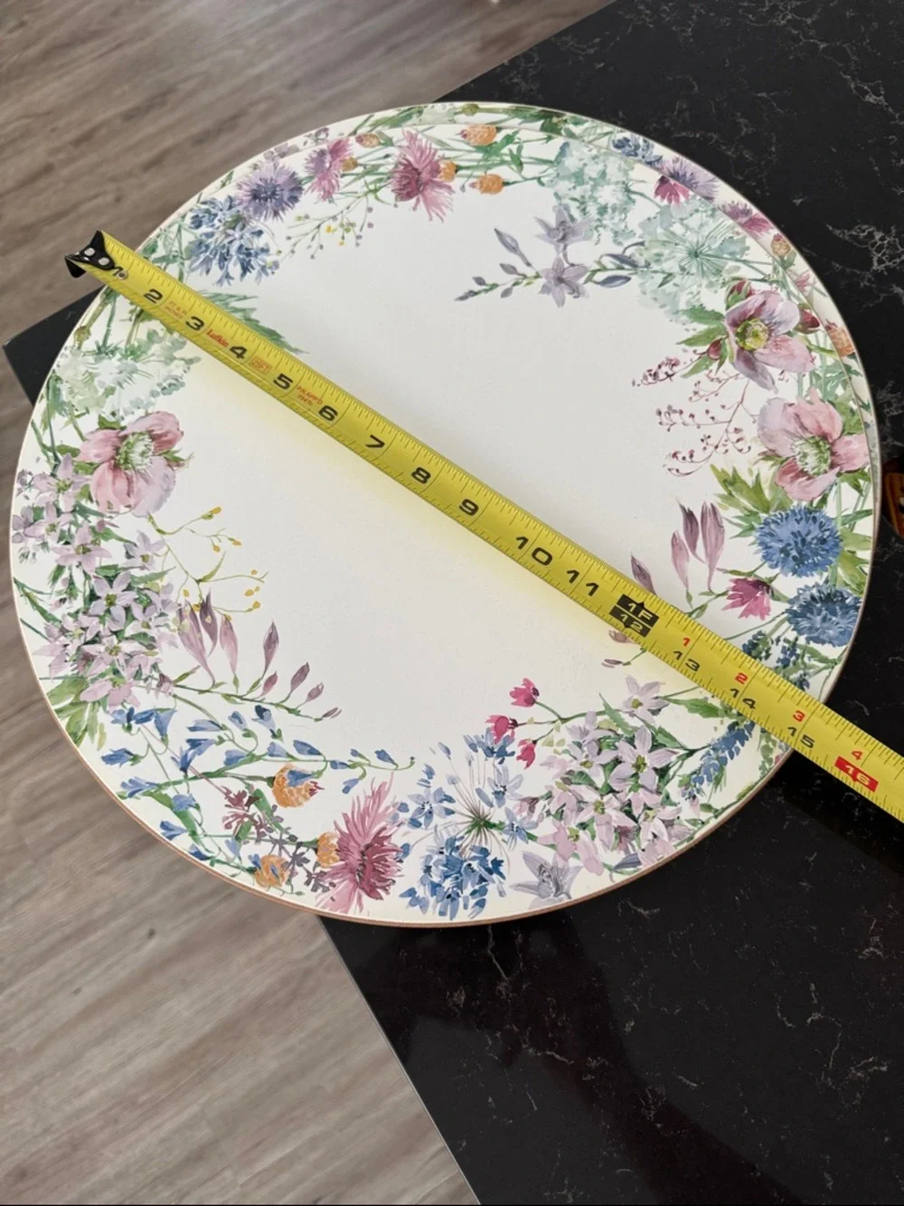 Williams Sonoma Floral Round Placemats 15” - set of 6